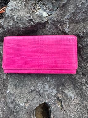 LOEWE Pink Textured Leather Long Wallet Anagram Logo Snap & Zip Made in Spain